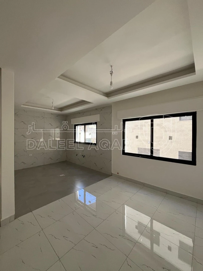 شقة في في ضاحية الياسمين قرب دوار قرقش منطقة راقية  - 75,000 دأ - صورة 1