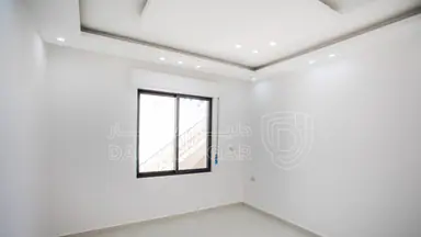 شقة - ابو علندا قرب دوار الحكمة - 55000 دأ