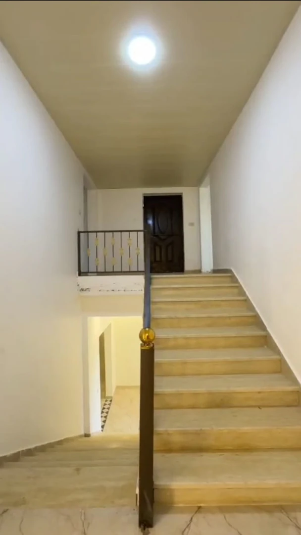 مزرعة/شاليه في اراضي جرش - قرية ام قنطره - 350,000 دأ - صورة 1