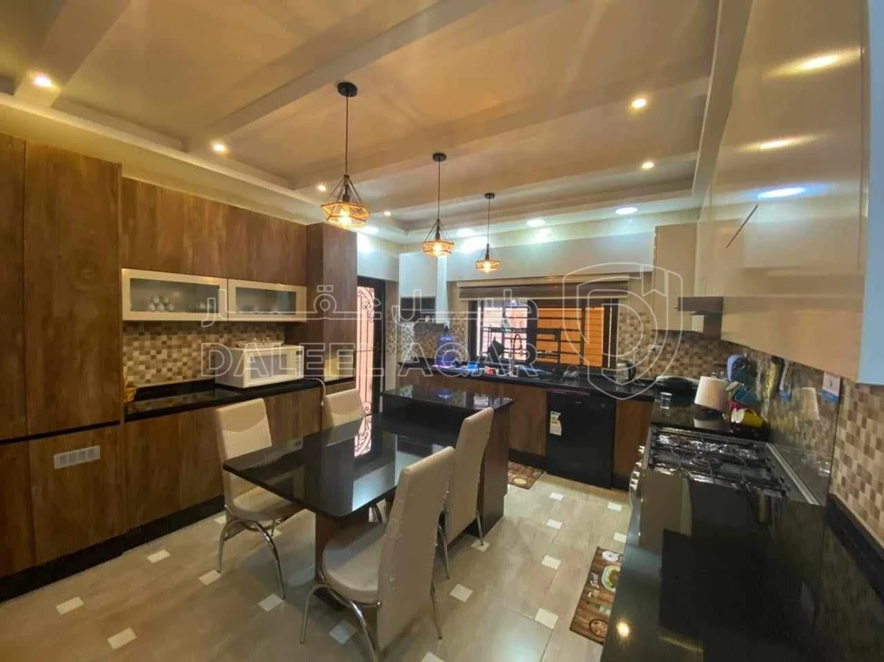 شقة في المدينة الرياضية شارع مهاوش العبداللات عمارة رقم 40 - 135,000 دأ - صورة 1