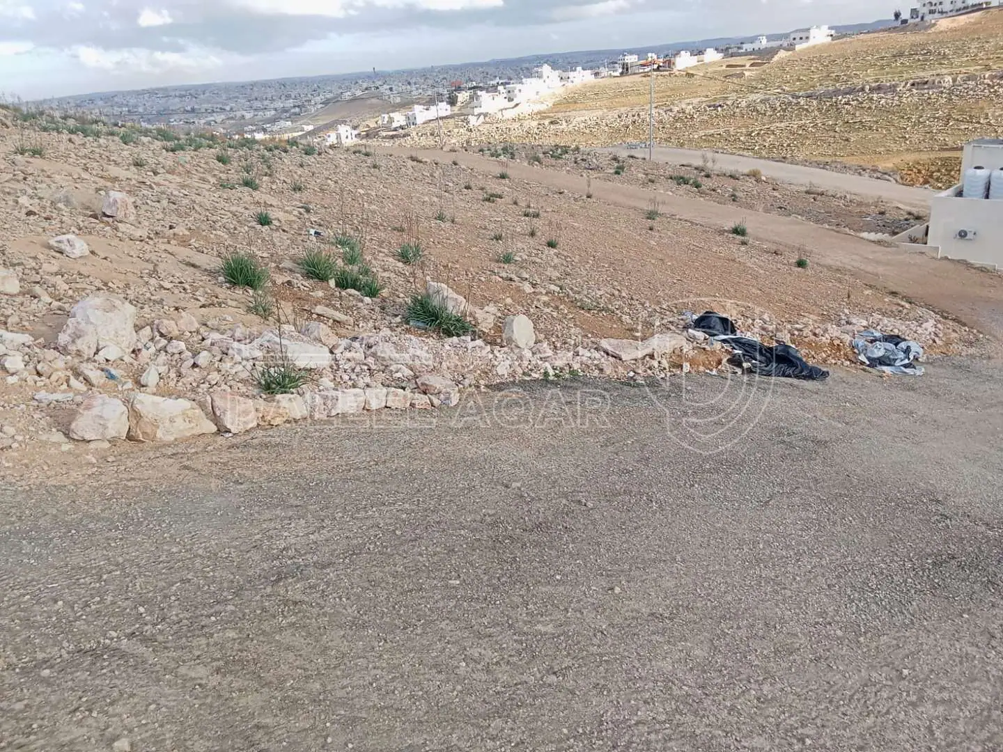 أرض في قرية مزرعة الرحيل  - 21,000 دأ - صورة 1