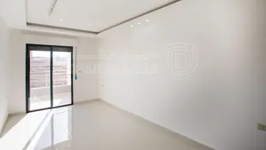 شقة - ابو علندا قرب دوار الحكمة - 49500 دأ