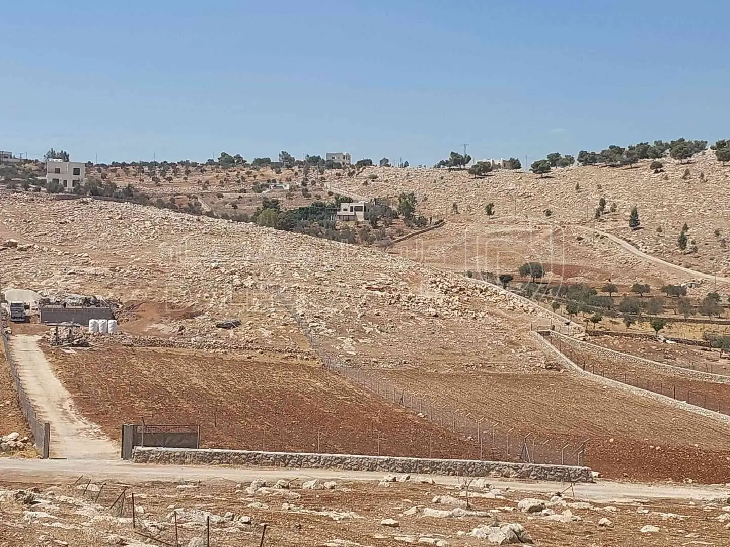 أرض في السلط عيرا  - 36,000 دأ - صورة 1