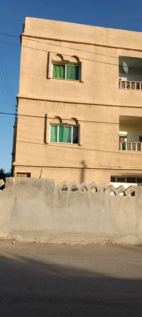 مبنى في النقيرة - 105,000 دأ - صورة 1