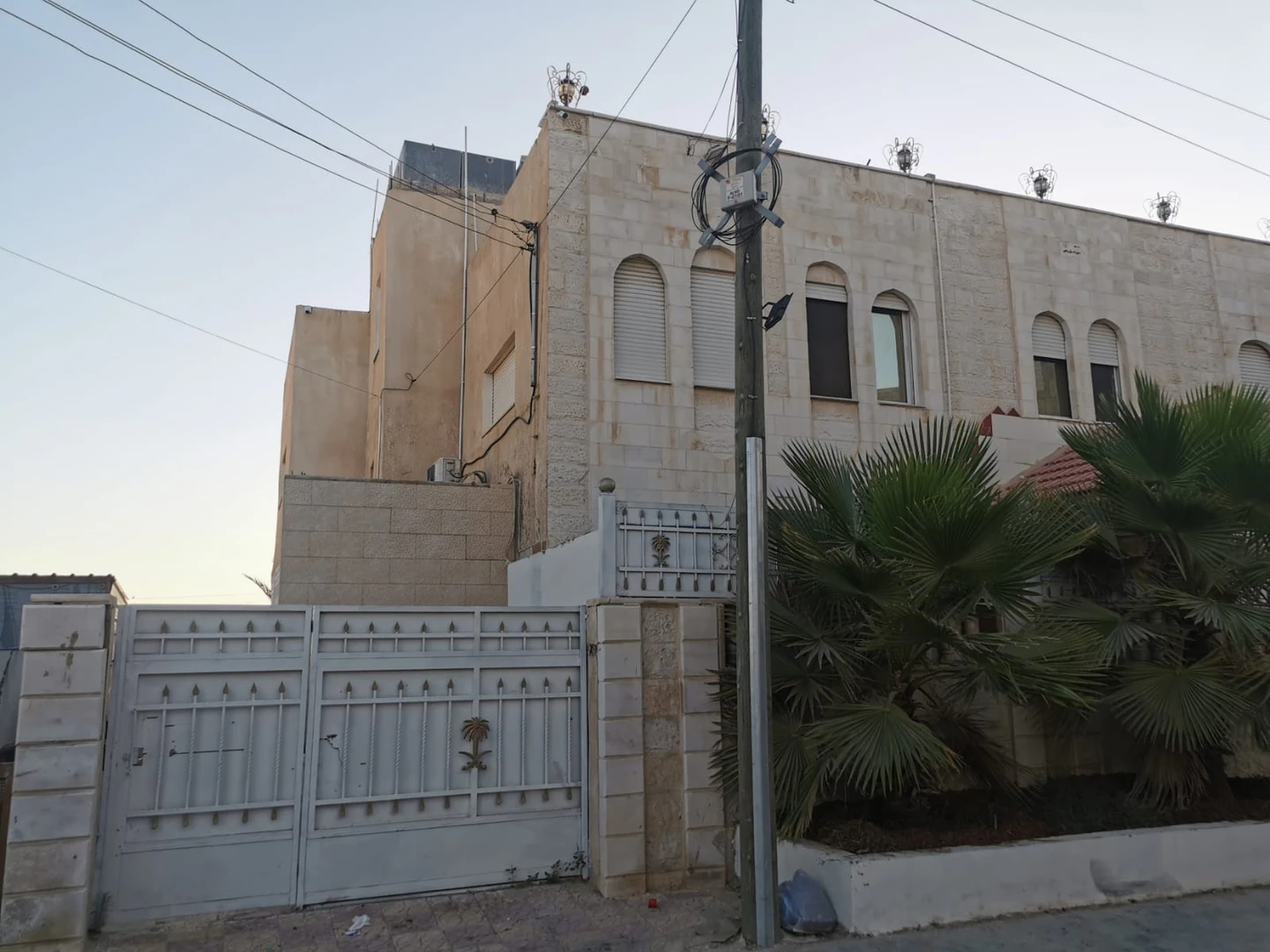 فيلا/منزل في عمان بجانب اليات امانه عمان الكبرى - 145,000 دأ - صورة 1