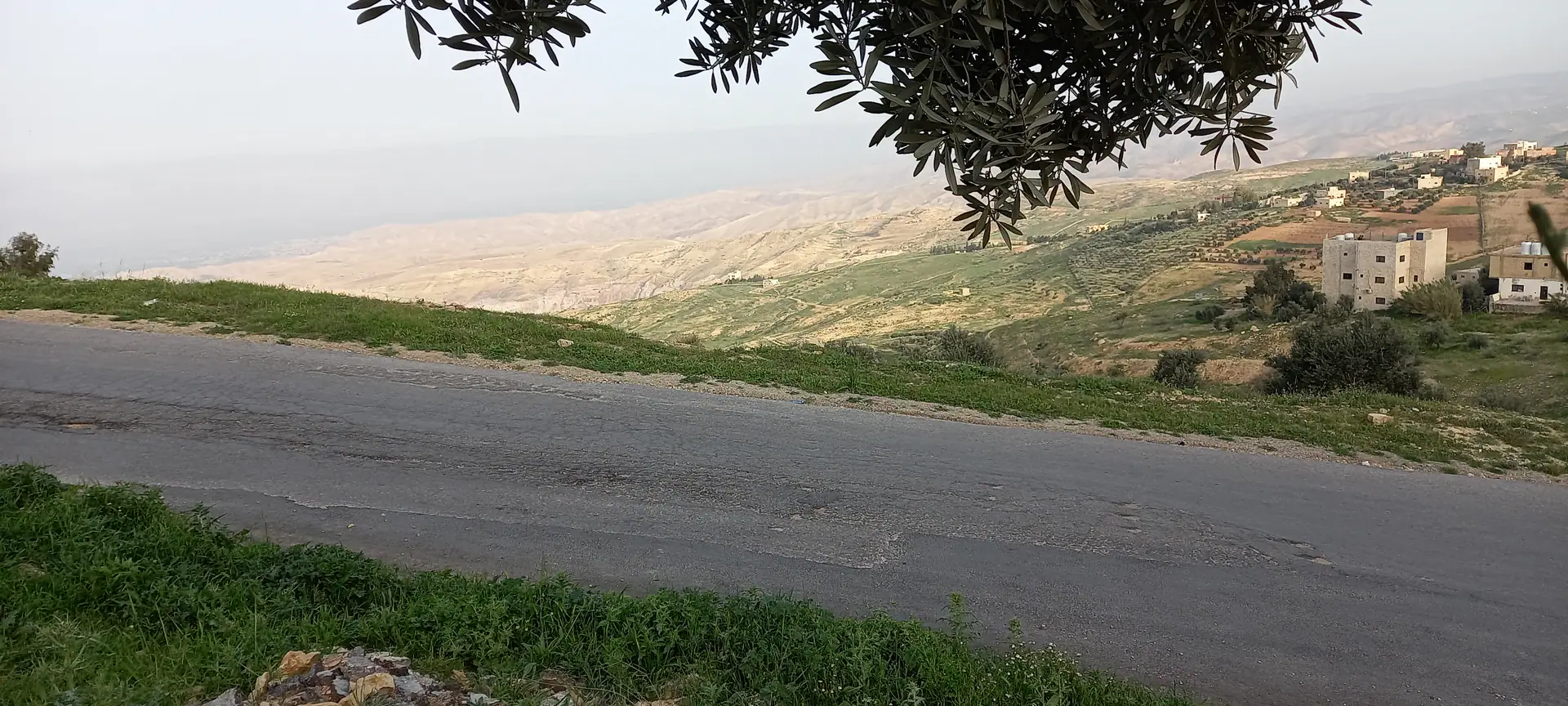 أرض في عمان ناعور شارع تركي - 70,000 دأ - صورة 1