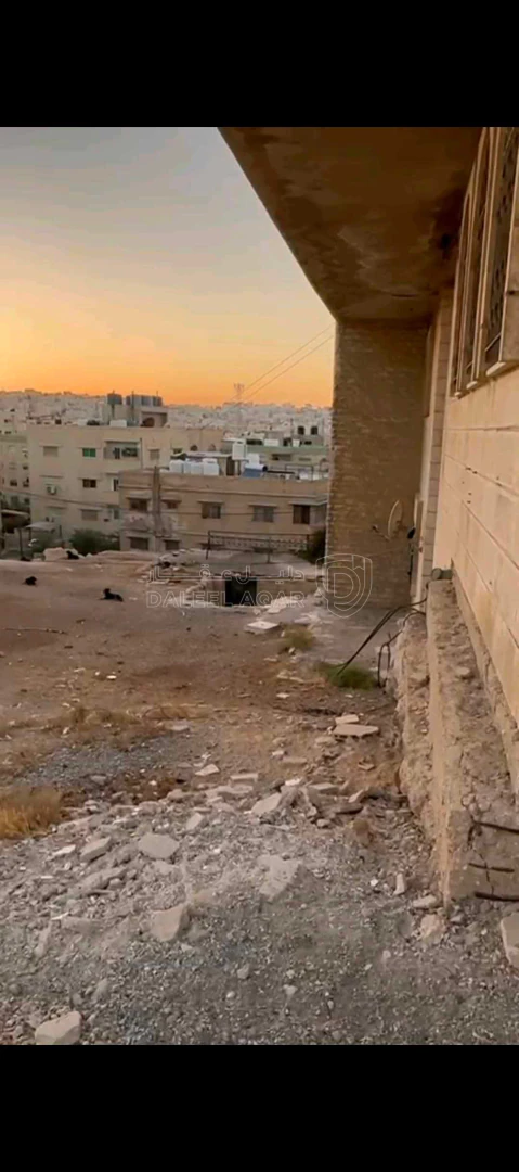 فيلا/منزل في الزرقاء الجديدة - قرب مدرسة القرطبي - 150,000 دأ - صورة 1