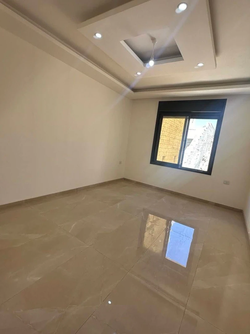 شقة في الجبل العالي المطل على دوار البنزين - 62,000 دأ - صورة 1