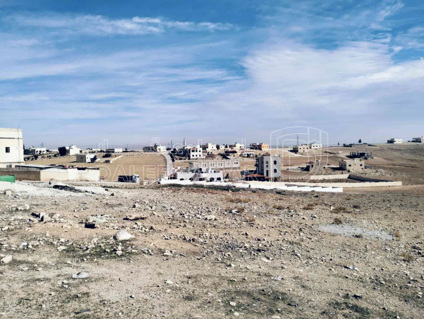 أرض في مشترك محددة داخل التنظيم تحديد حكومي - 15,000 دأ - صورة 1
