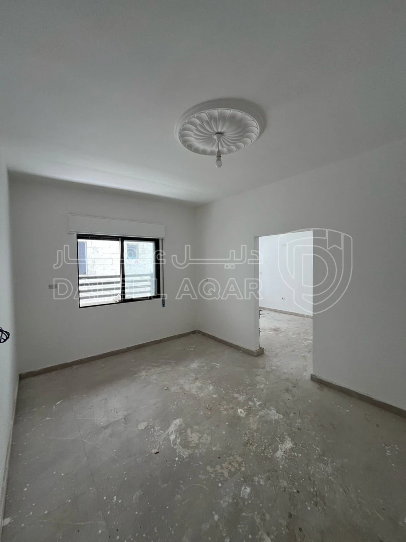 شقة في في جبل الزهور ب 40 الف طابق اول شقة جديدة 90 متر  - 40,000 دأ - صورة 1