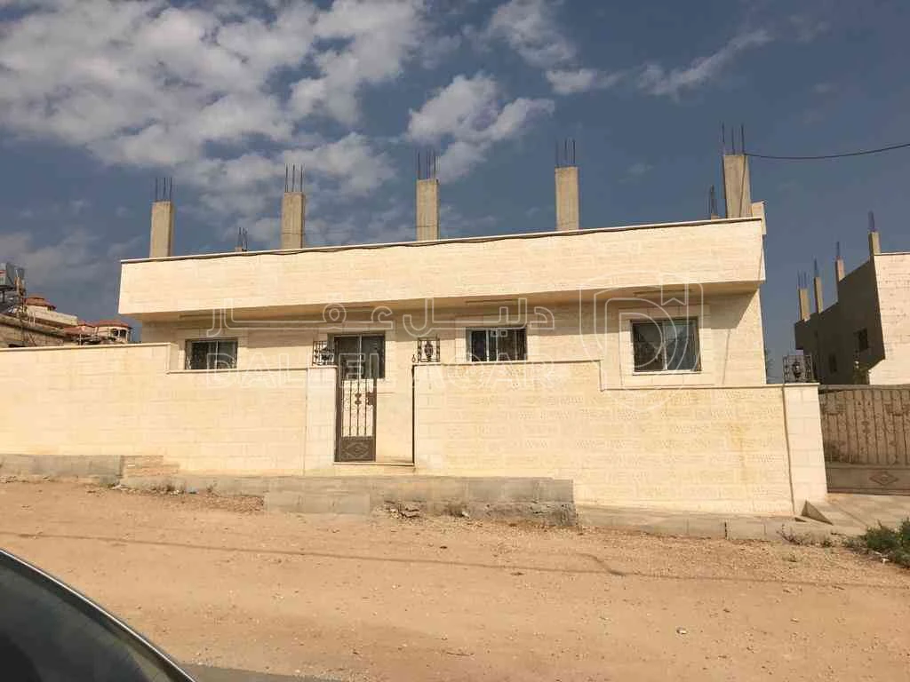 مبنى في رجم الشامي الغربي - 120,000 دأ - صورة 1