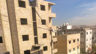مبنى في عماره بحاجة للتشطيب بسعر جدا منخفض - 170,000 دأ - صورة NaN