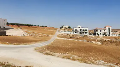 أرض في قطعة أرض سكنية منطقة فلل حديثة للبيع - 250,000 دأ - صورة NaN
