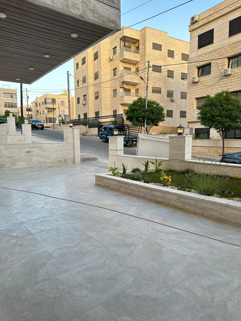شقة في قرب مسجد عمر بن الخطاب - 95,000 دأ - صورة 1
