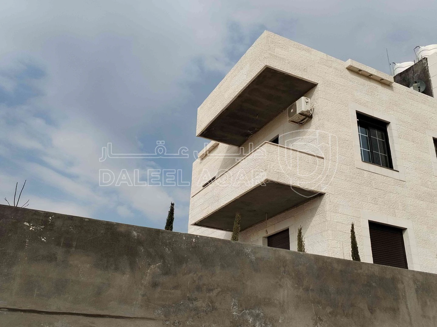 فيلا/منزل في جبل النصر /المغيرات  - 185,000 دأ - صورة 1