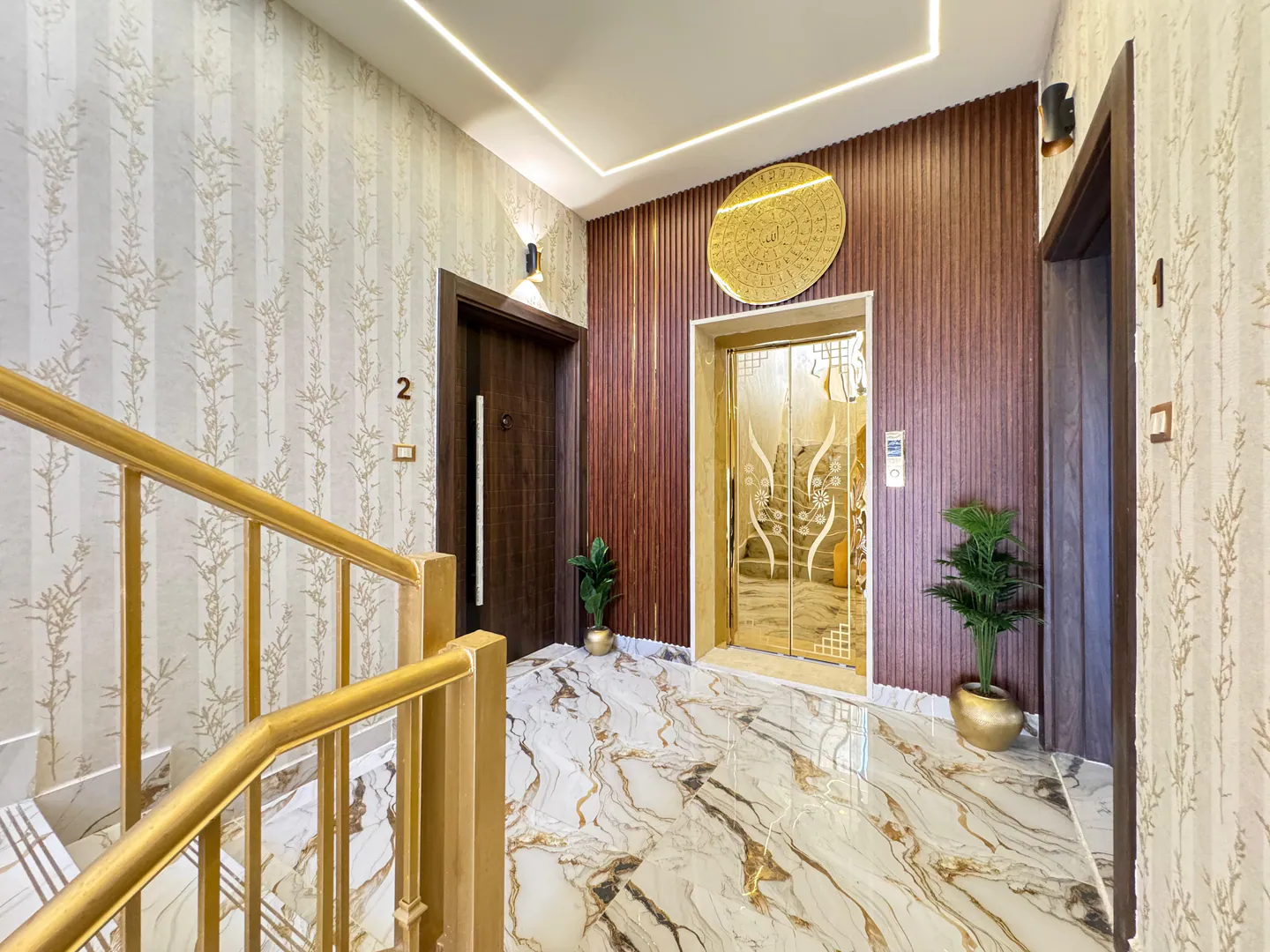 شقة في موقع مميز في منطقة قريبة من الأسواق وشارع المطار - 112,000 دأ - صورة 1