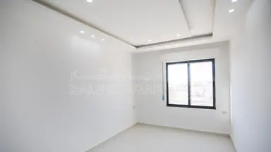 شقة - ابو علندا قرب دوار الحكمة - 47000 دأ