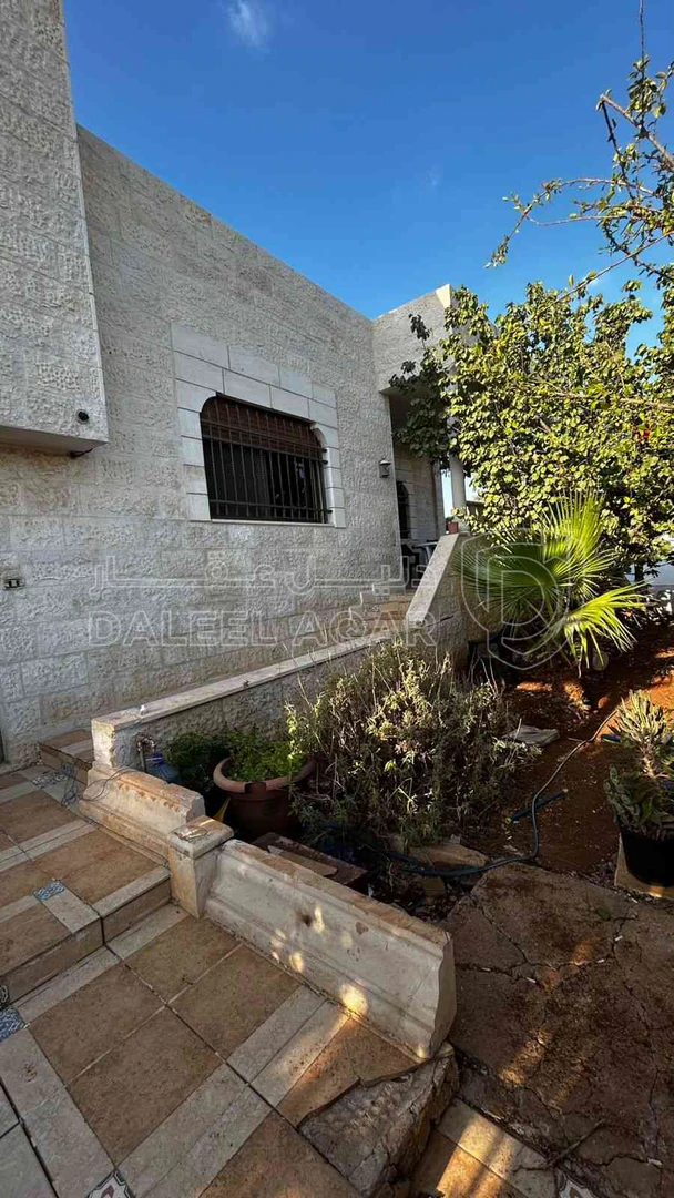 فيلا/منزل في عمان البيادر ابو السوس بالقرب من مسجد ابو السوس الكبير  - 145,000 دأ - صورة 1