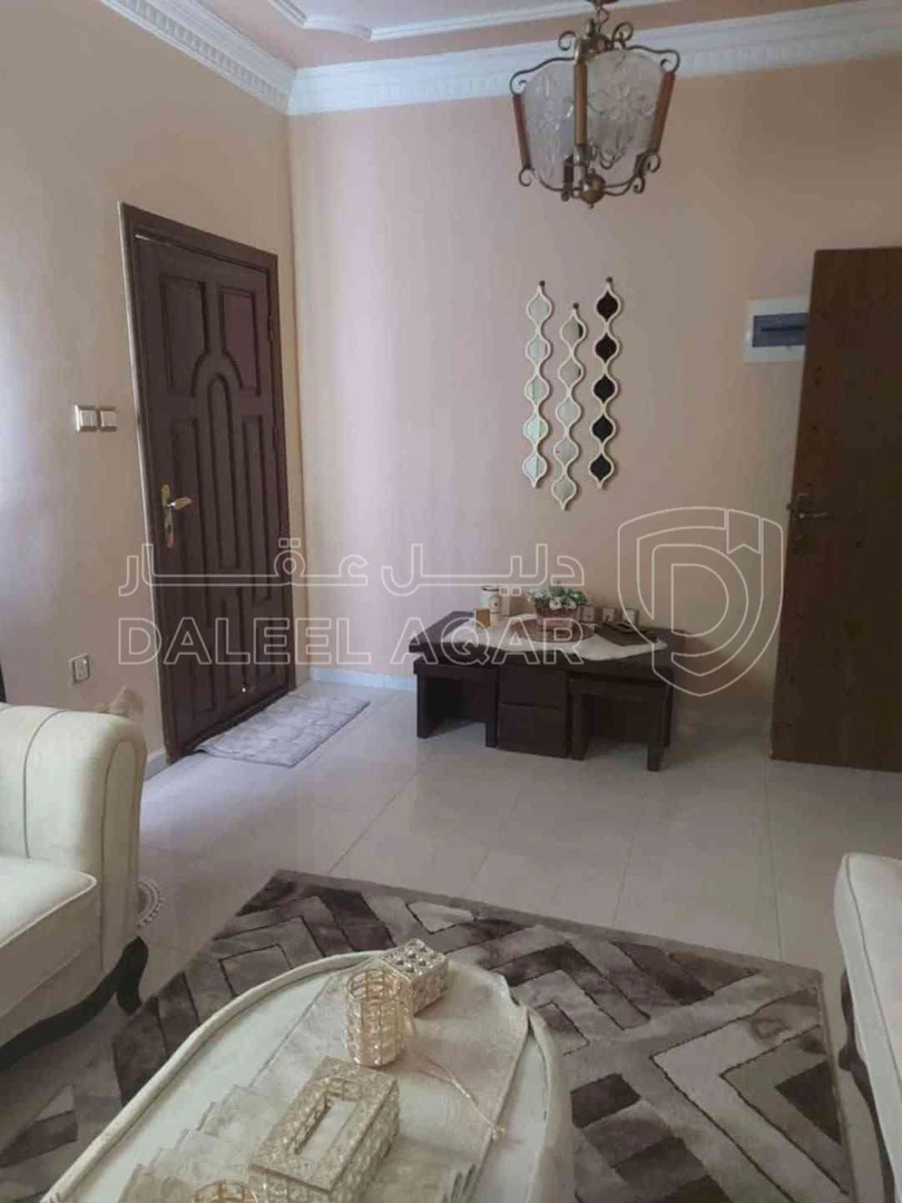 شقة في العاشرة الغربي مقابل مدرسة واحة الفكر الإسلامية - 36,000 دأ - صورة 1