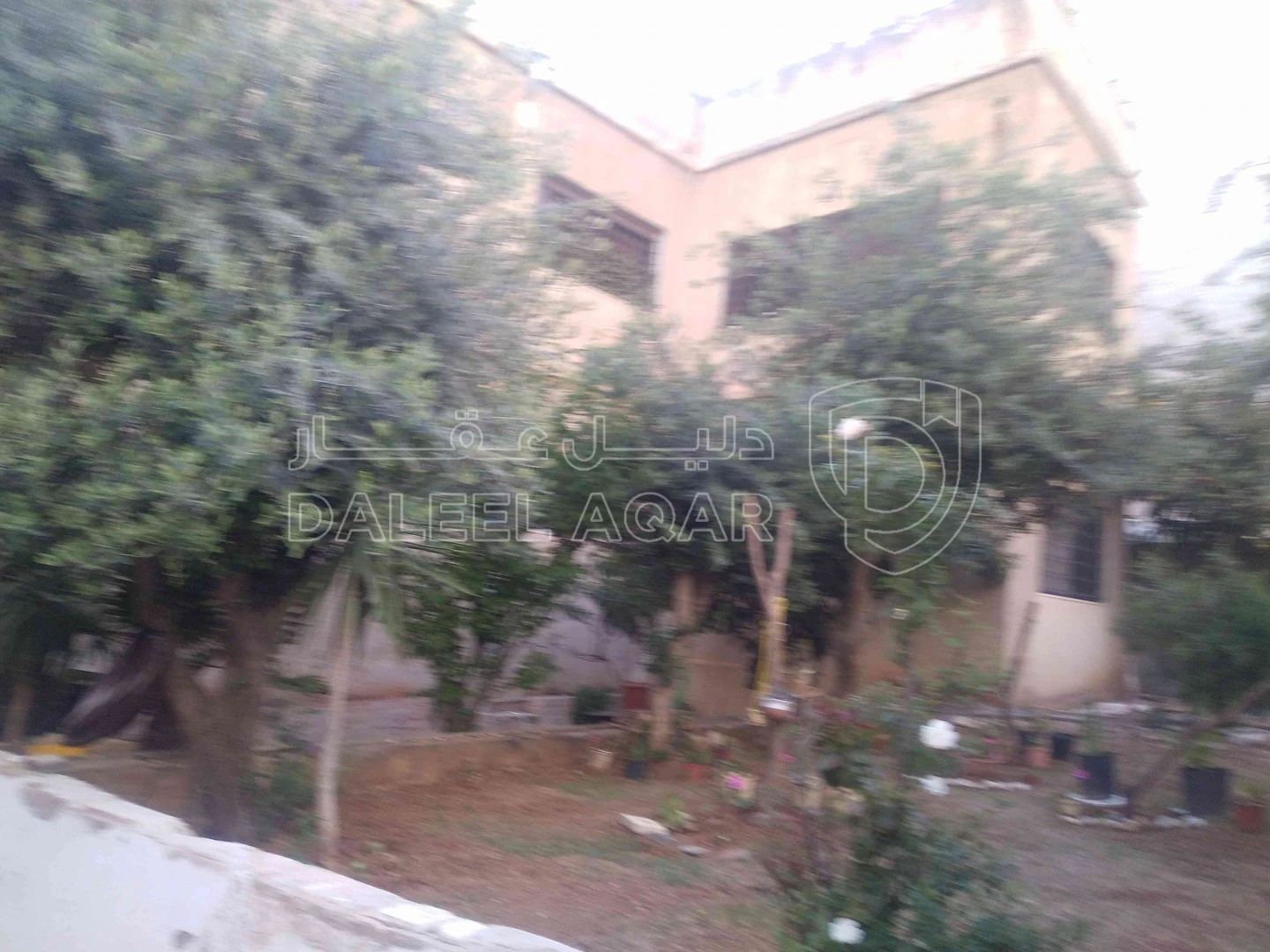 فيلا/منزل في صويلح الحي الشرقي مقابل كازيه توتال دخله مطعم الحناين شارع محمد اسماعيل العطيات - 160,000 دأ - صورة 1