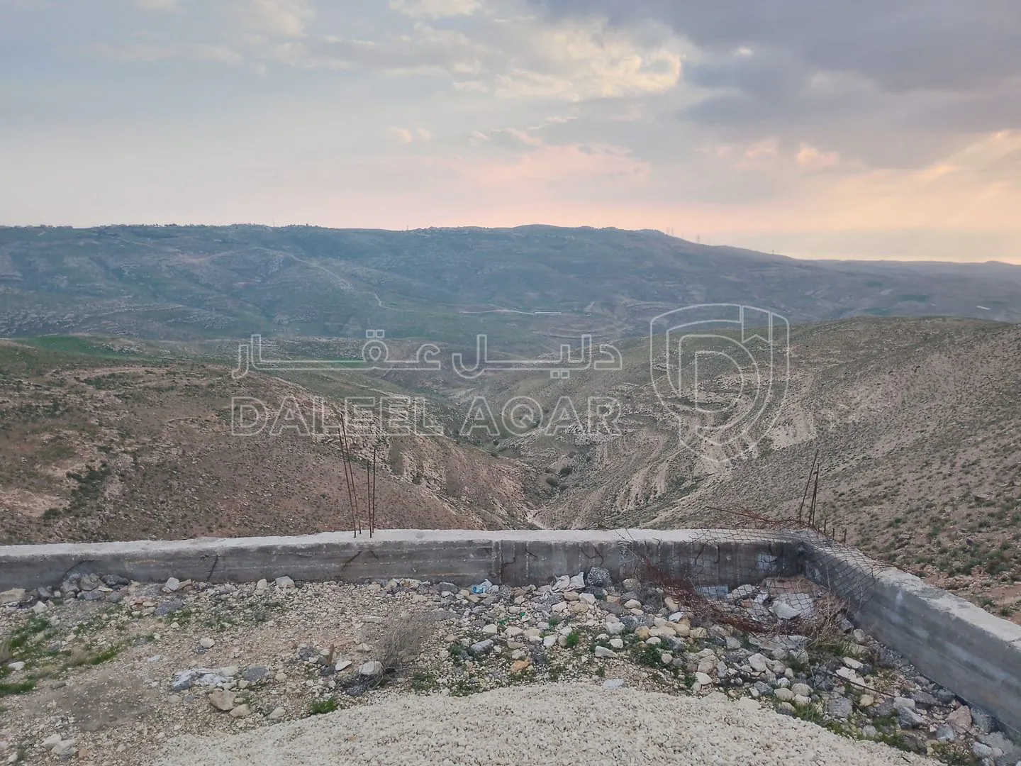 أرض في أراضي مادبا  - 140,000 دأ - صورة 1