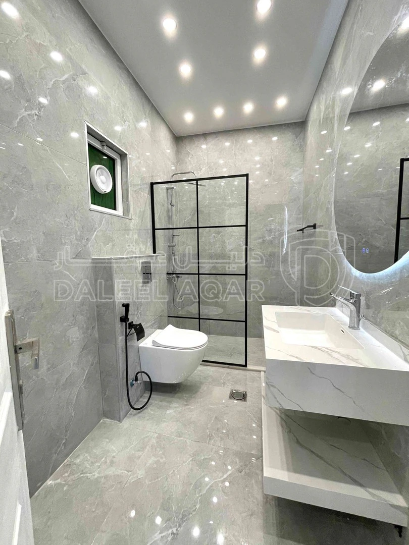 شقة في خلف مركز الحسين 5 START  نوم 3 صالون سفره بلكونة   - 68,000 دأ - صورة 1