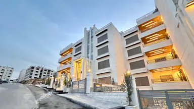 شقة - أسواق الفريد شفا بدران  - 200000 دأ