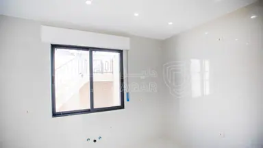 شقة - ابو علندا قرب دوار الحكمة - 53000 دأ