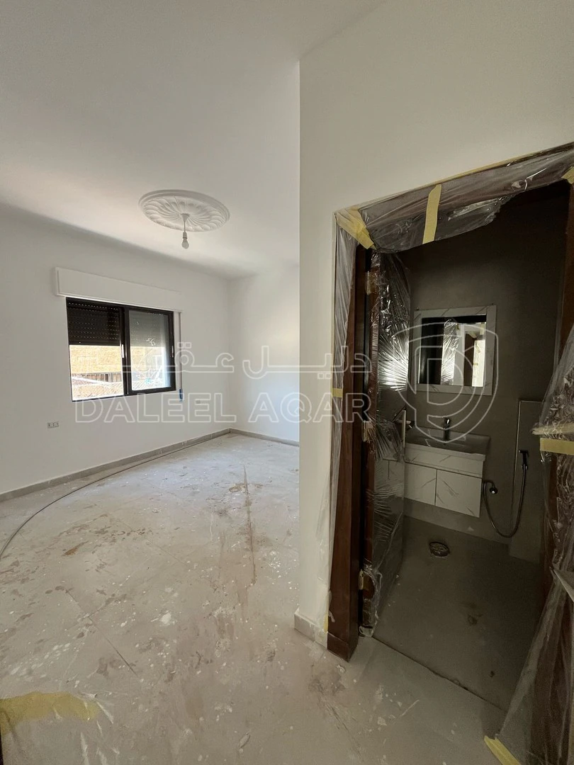 شقة في في جبل الزهور ب 40 الف طابق اول شقة جديدة 90 متر  - 40,000 دأ - صورة 1