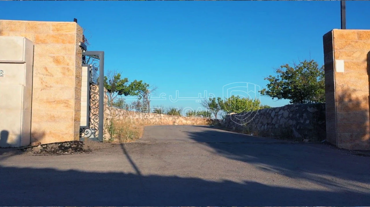 أرض في أرض سكنية للبيع في ناعور 9 دقائق عن كازية السلام - 80,000 دأ - صورة 1