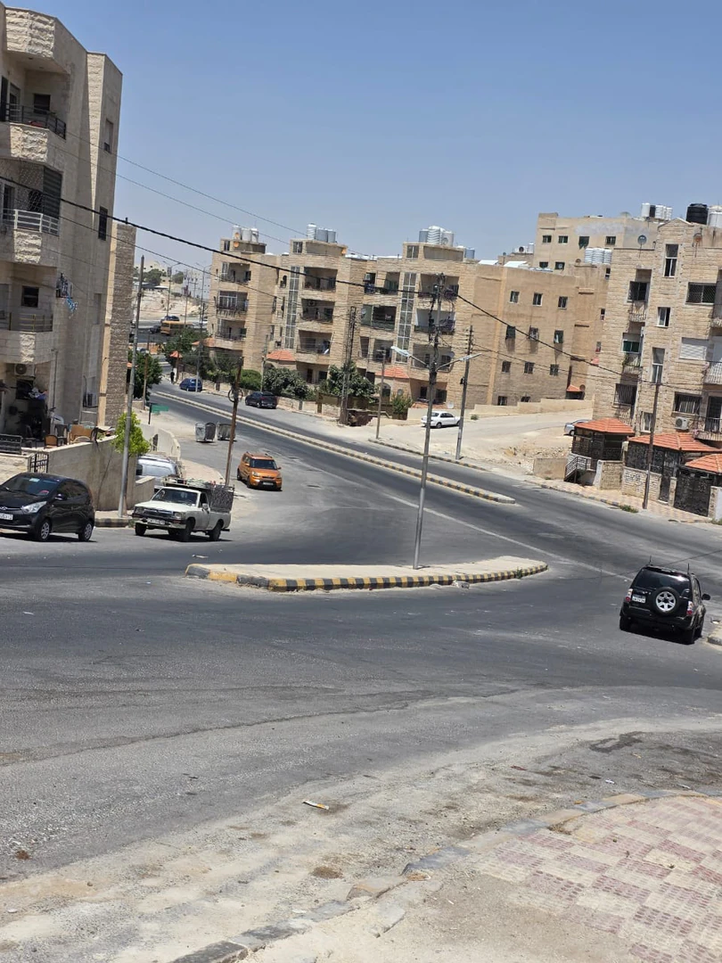 شقة في عمان-ماركاالشمالية/الونانات تبعد ٨٠٠م   - 33,000 دأ - صورة 1