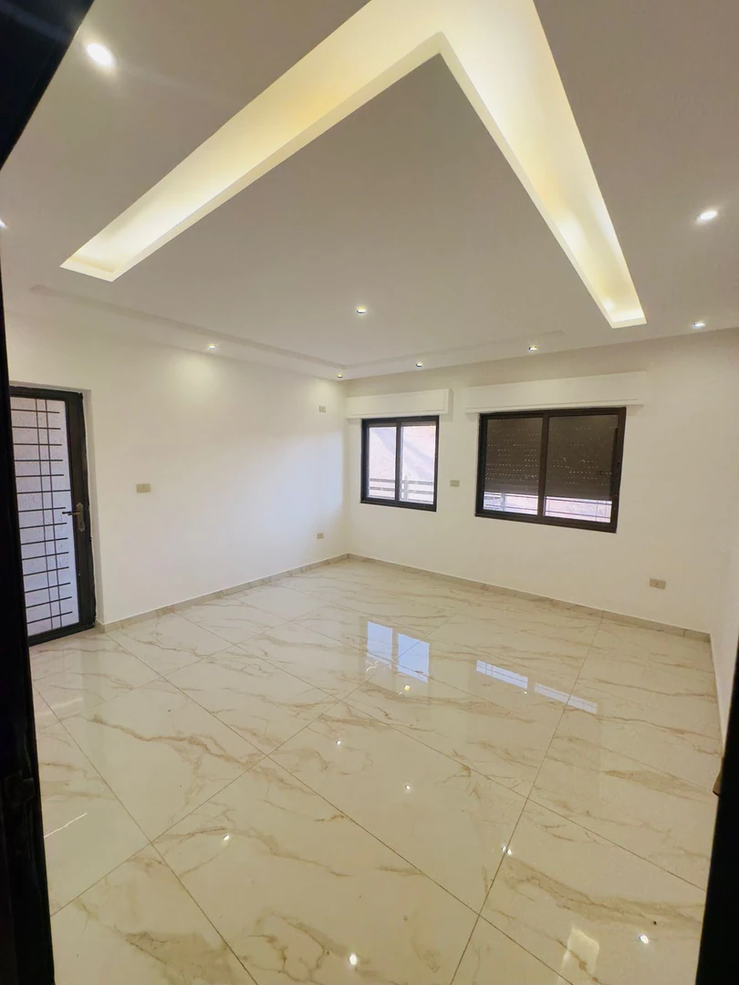 شقة في ماركا - المرقب  - 45,000 دأ - صورة 1
