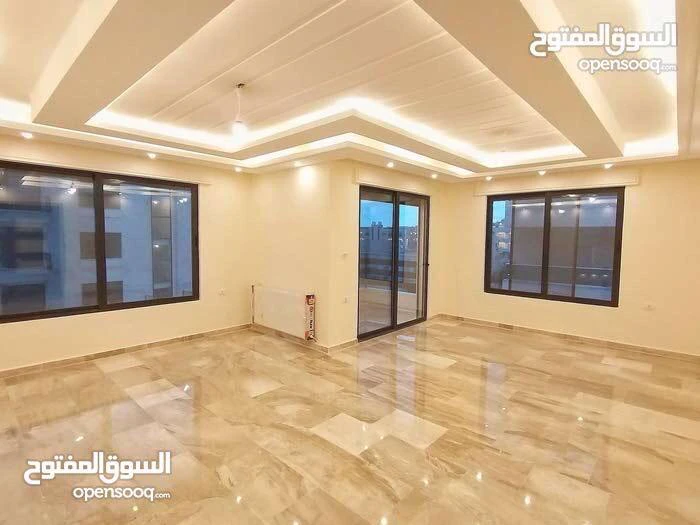 شقة في عمان طريق المطار ضاحية النخيل  - 180,000 دأ - صورة 1