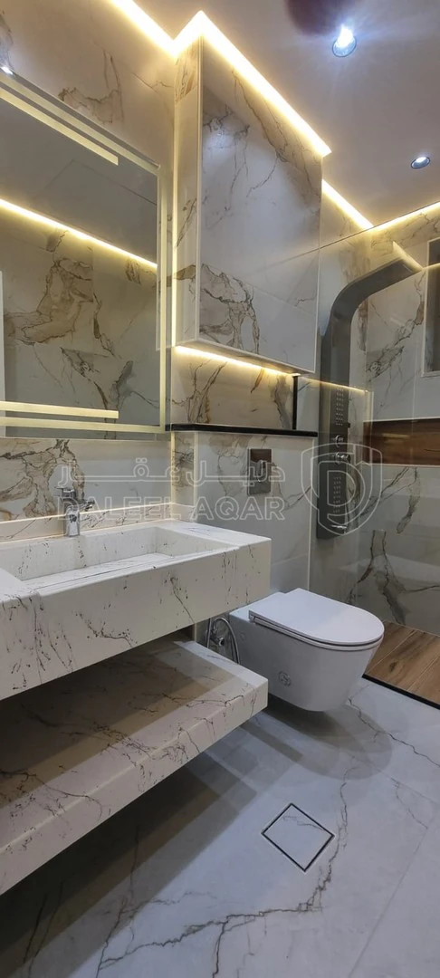شقة في شارع اوس - 230,000 دأ - صورة 1