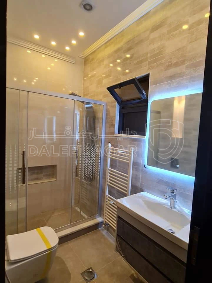 شقة في الحويطي خلف المدارس العالمية  - 175,000 دأ - صورة 1