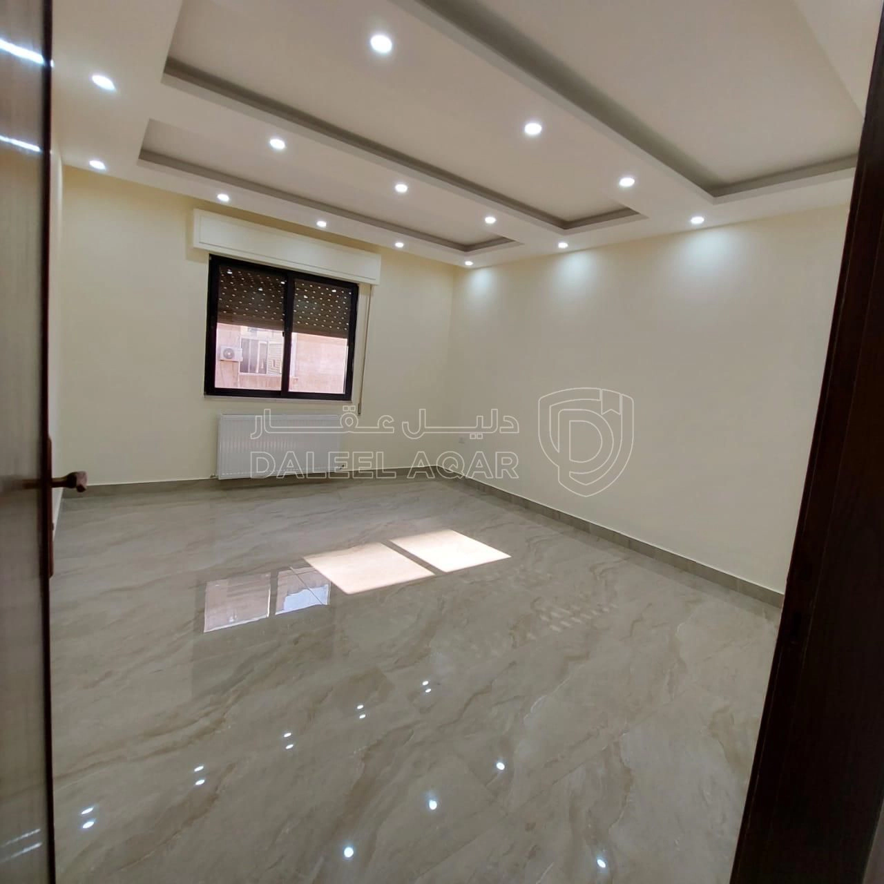 شقة في ضاحية الرشيد - خلف الجامعة الاردنية  - 53,000 دأ - صورة 1