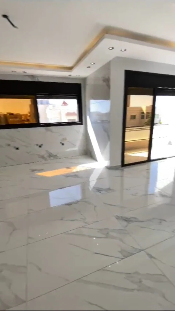 شقة في مرج الحمام - مقابل مدرسة البيان الدولية  - 129,000 دأ - صورة 1