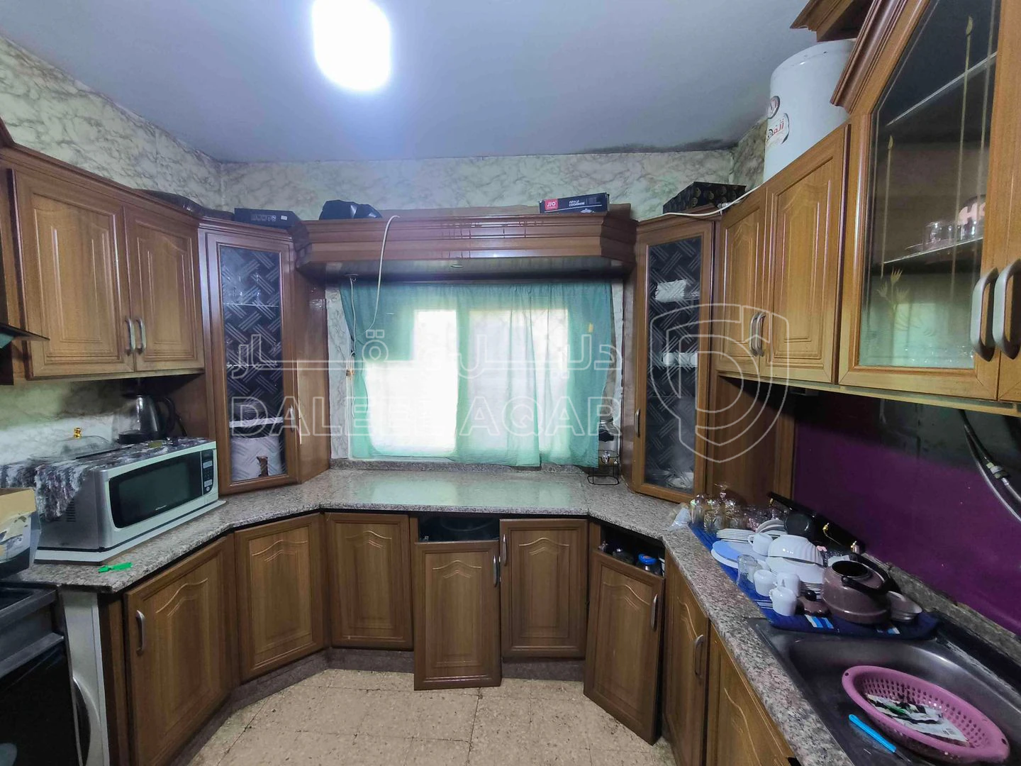 شقة في اربد الحي الجنوبي غرب اشارة النسيم  - 29,900 دأ - صورة 1
