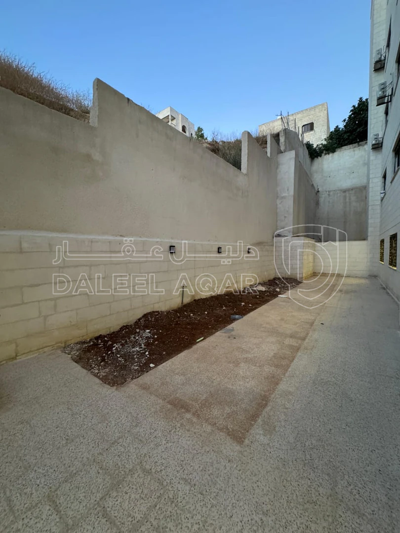 شقة في خلف الجامعة الاردنية  - 105,000 دأ - صورة 1
