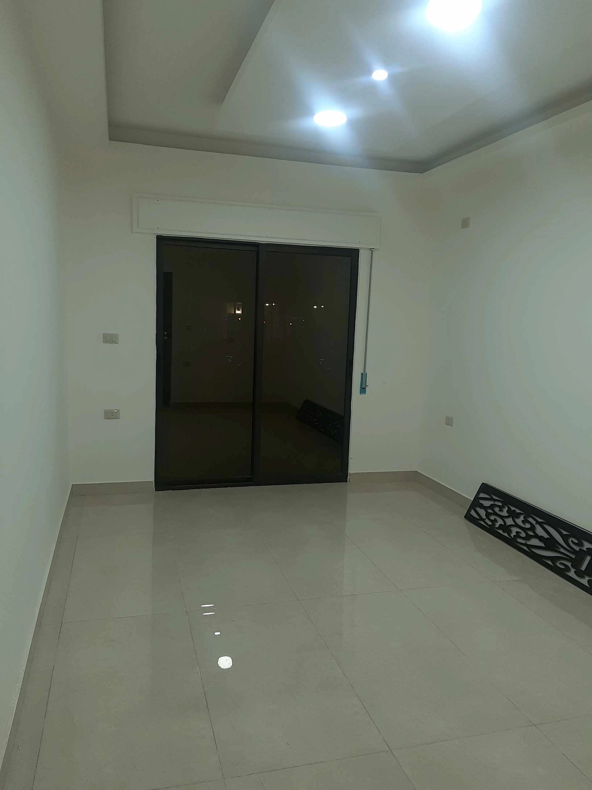 شقة في عمان طبربور بالقرب من دوار الدبابه  - 59,000 دأ - صورة 1
