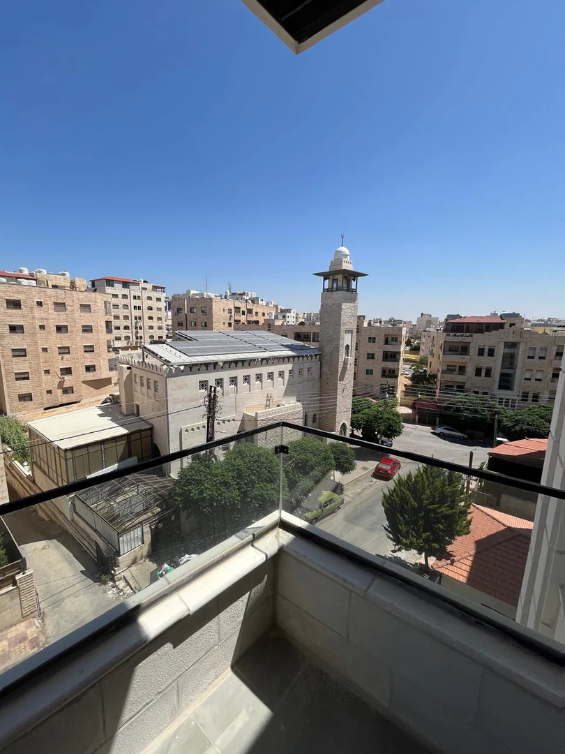 شقة في شقة للبيع في ضاحية الياسمين قرب دوارقرقش - 85,000 دأ - صورة 1