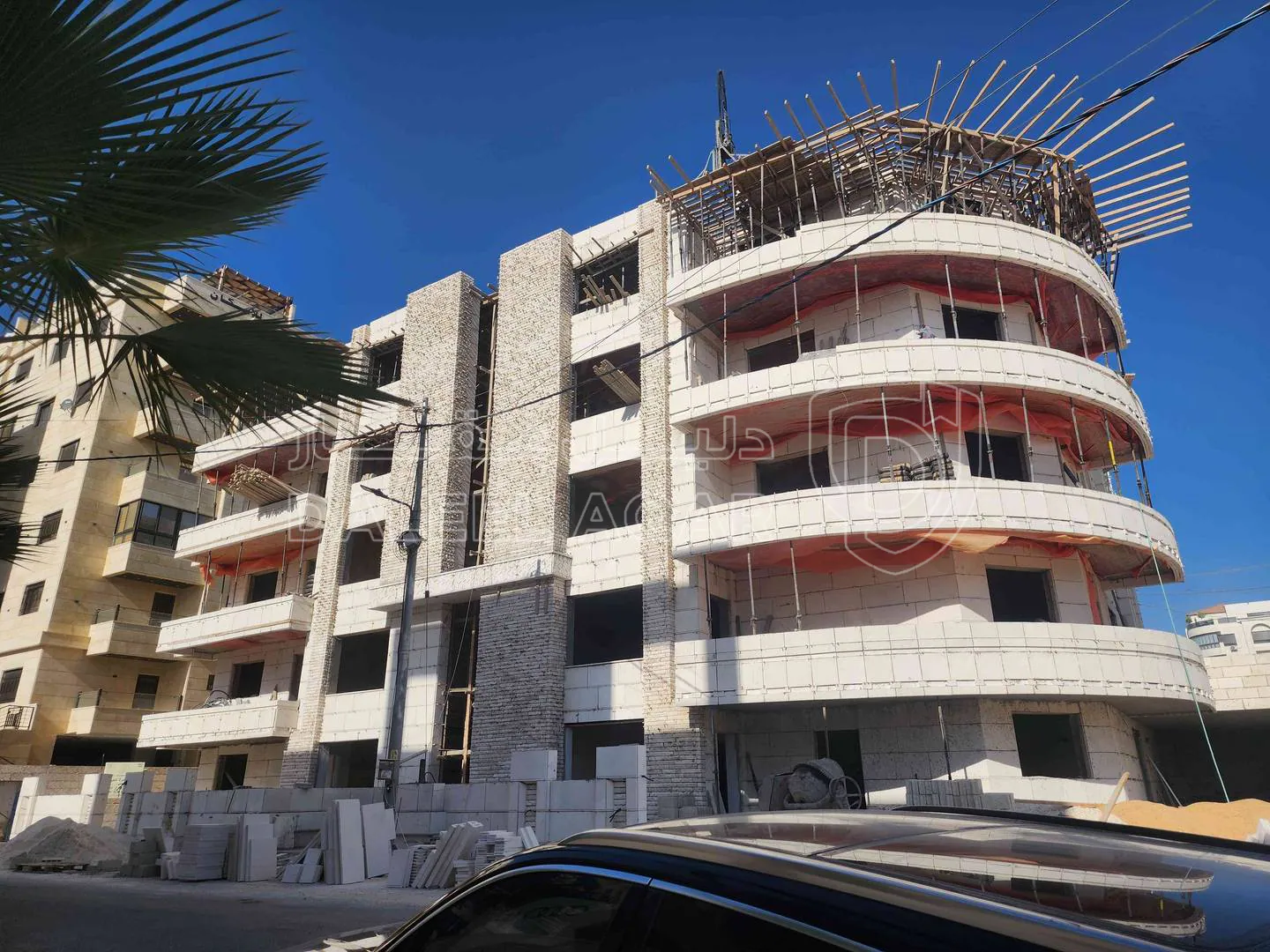 شقة في حي الصحابة كرادور عبدون - 260,000 دأ - صورة 1