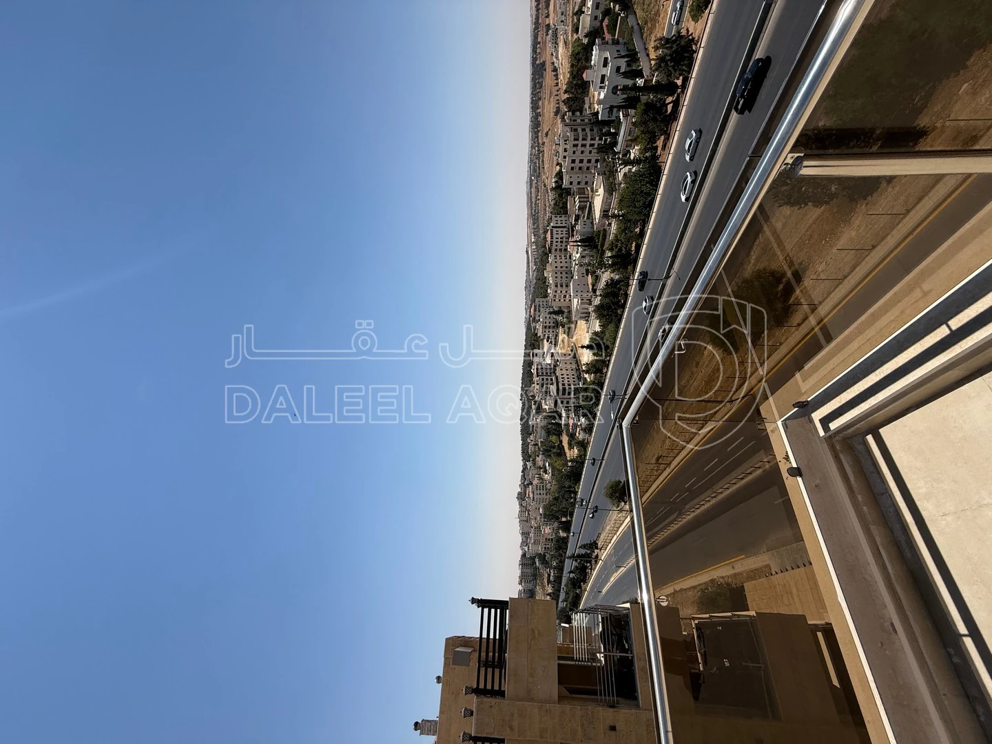 شقة في طريق المطار - شارع الخدمات  - 225,000 دأ - صورة 1