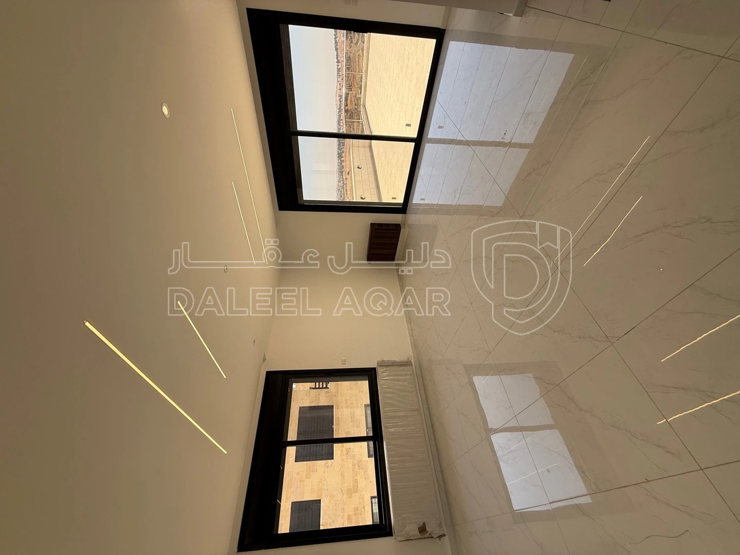 شقة في طريق المطار - شارع الخدمات  - 225,000 دأ - صورة 1