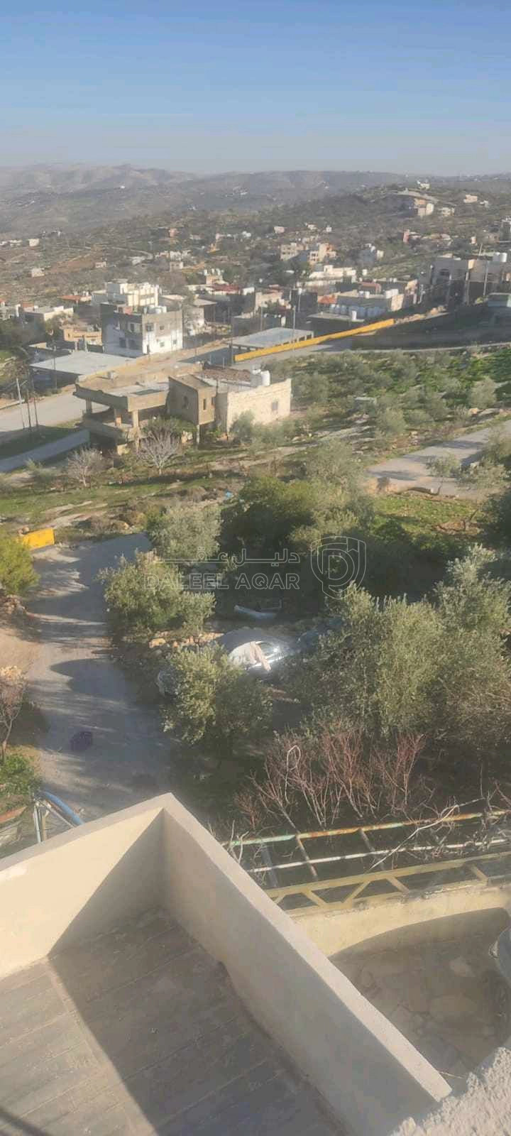 أرض في قطعة أرض مع منزل طابقين بسعر مغري جدا  - 70,000 دأ - صورة 1