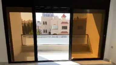 شقة - مرج الحمام - مقابل مدرسة البيان الدولية  - 139000 دأ