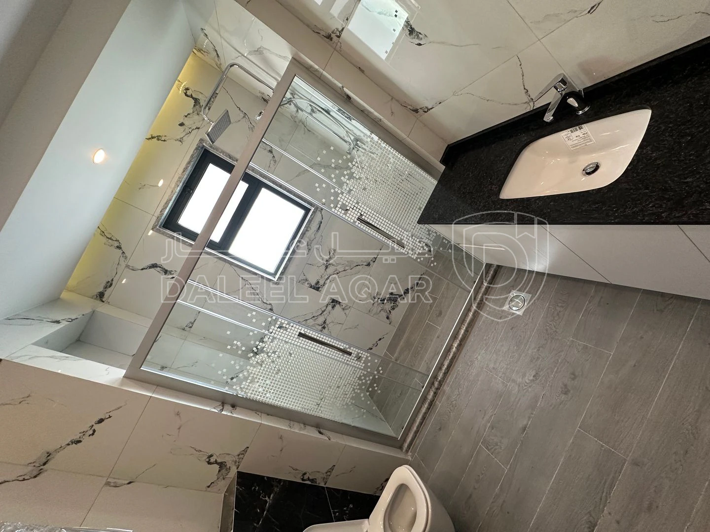 شقة في ضاحية النخيل قرب بنك اتحاد - 185,000 دأ - صورة 1