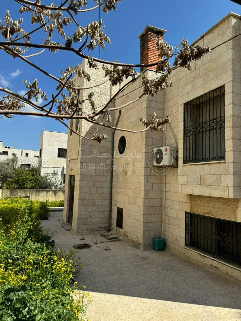 مبنى في اربد - قرب مجمع عمان الجديد وسوبر ماركت MK - 280,000 دأ - صورة 1