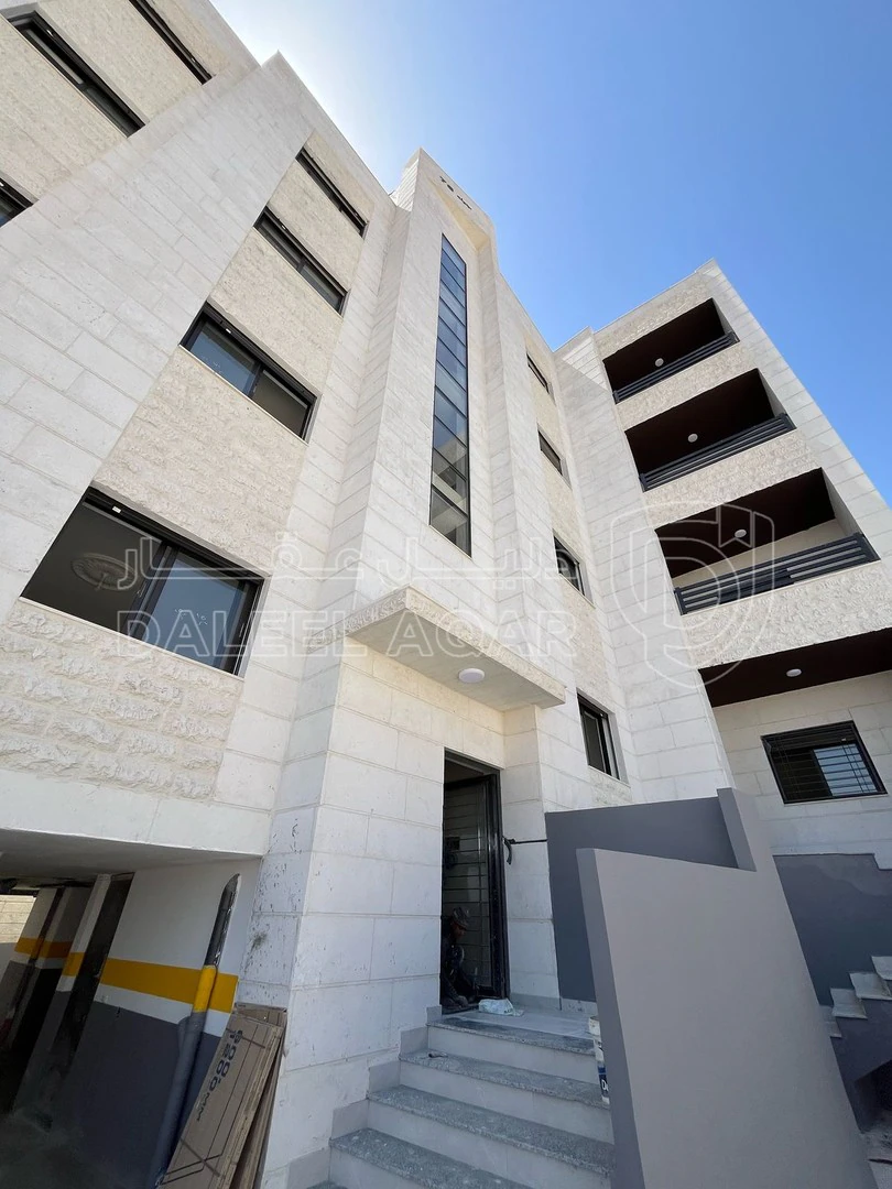 شقة في في جبل الزهور ب 40 الف طابق اول شقة جديدة 90 متر  - 40,000 دأ - صورة 1