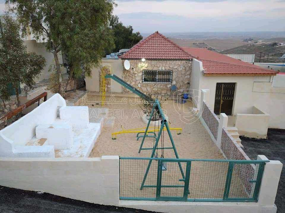 مبنى في غريسا قرب القريه الاثريه قريه بلاسقوف - 115,000 دأ - صورة 1